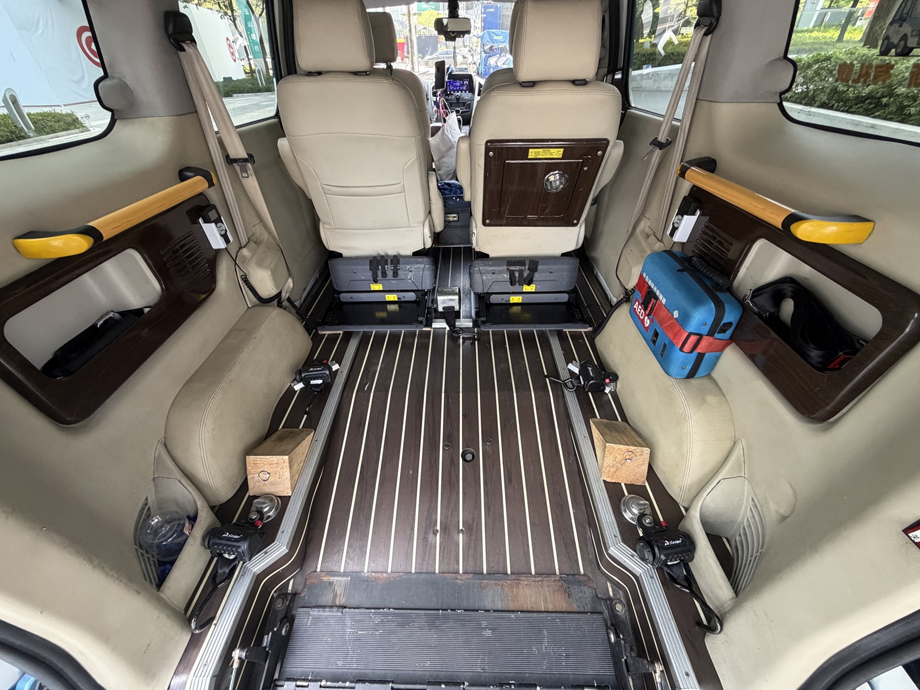 Mainland_rental-accessible-car_6.jpg